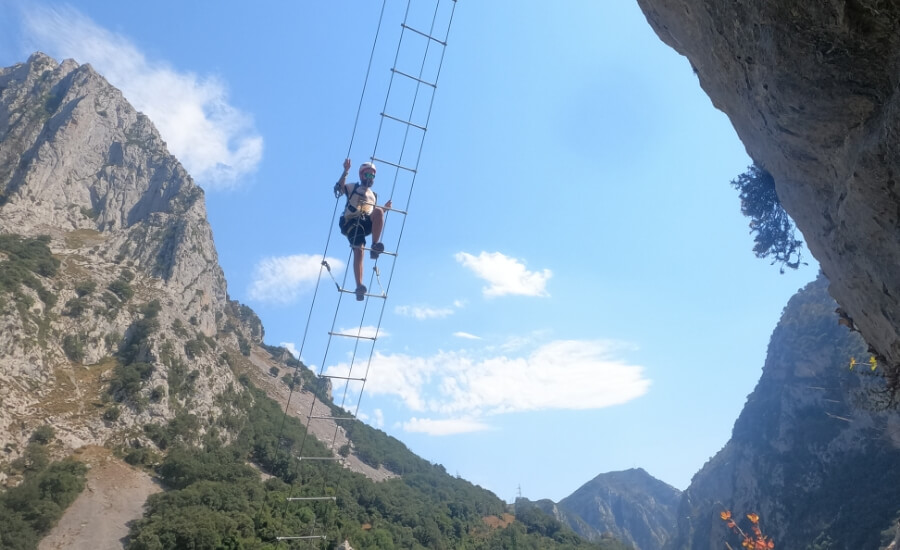 escalera-cielo-picos-xtreme-ferrata-hermida-3