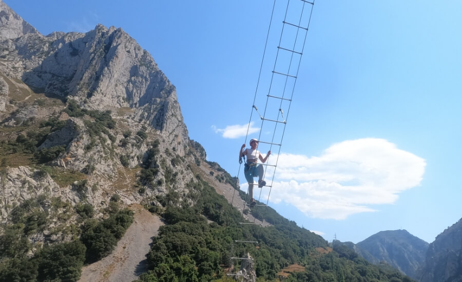 escalera-cielo-picos-xtreme-ferrata-hermida-4